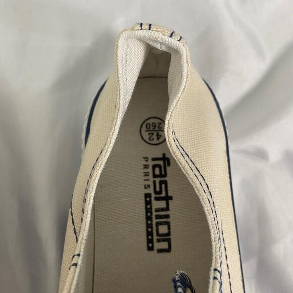 NWOB Cream Navy Blue Skater Lace Up Fashion Sneaker EU 42 US 11.5 - Picture 5 of 8